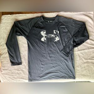 UnderArmour - Long Sleeve - Black Shirt New Condition